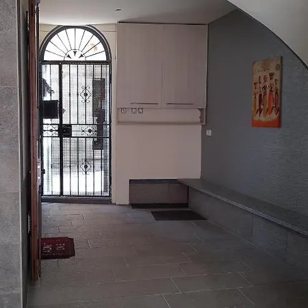 Fiore Rosso Apartment *