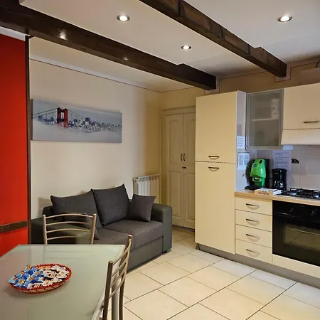 Fiore Rosso Apartment *